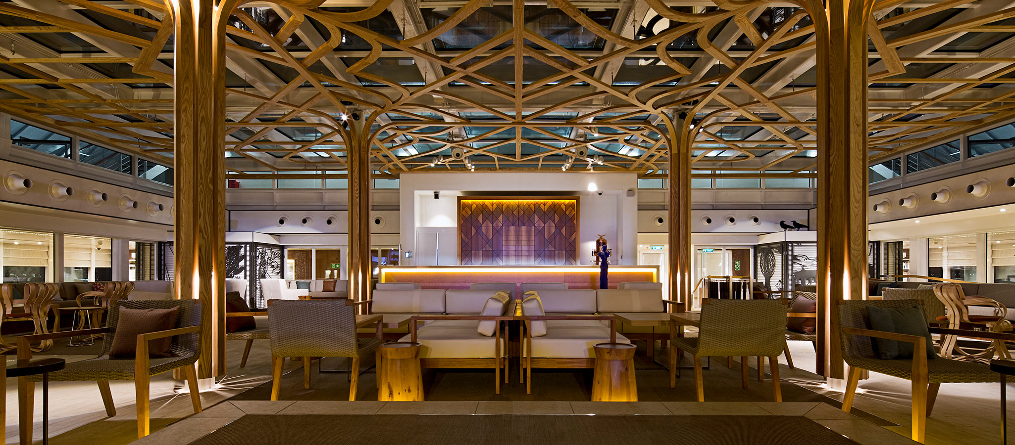 Die vielen Lounges, Bibliotheken und Rückzugsorte dienen im Rahmen einer Konferenz für Break-Out-Sessions und Workshops.