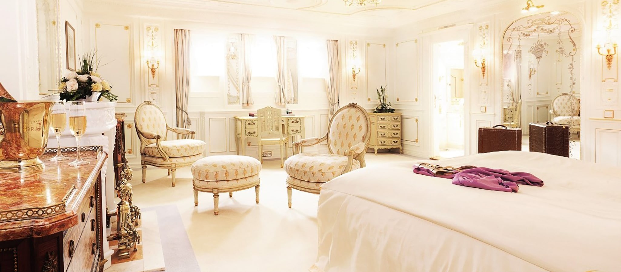 Your guests will enjoy the nostalgic flair of these windjammers, which is not only reflected in cabins decorated in authentic period style.