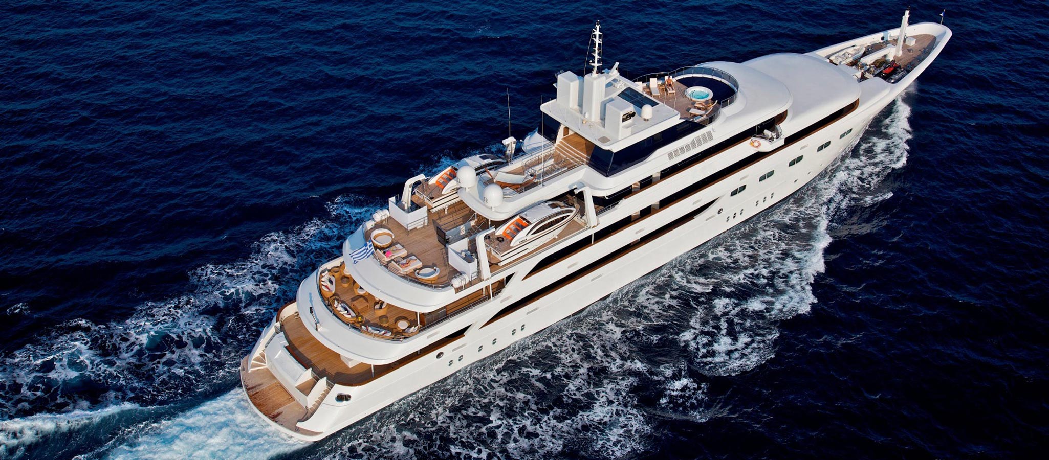 Cruise ships for up to 50 passengers are usually specially certified mega yachts in the luxury segment. They offer a maximum in flexibility – including their availability for MICE events.