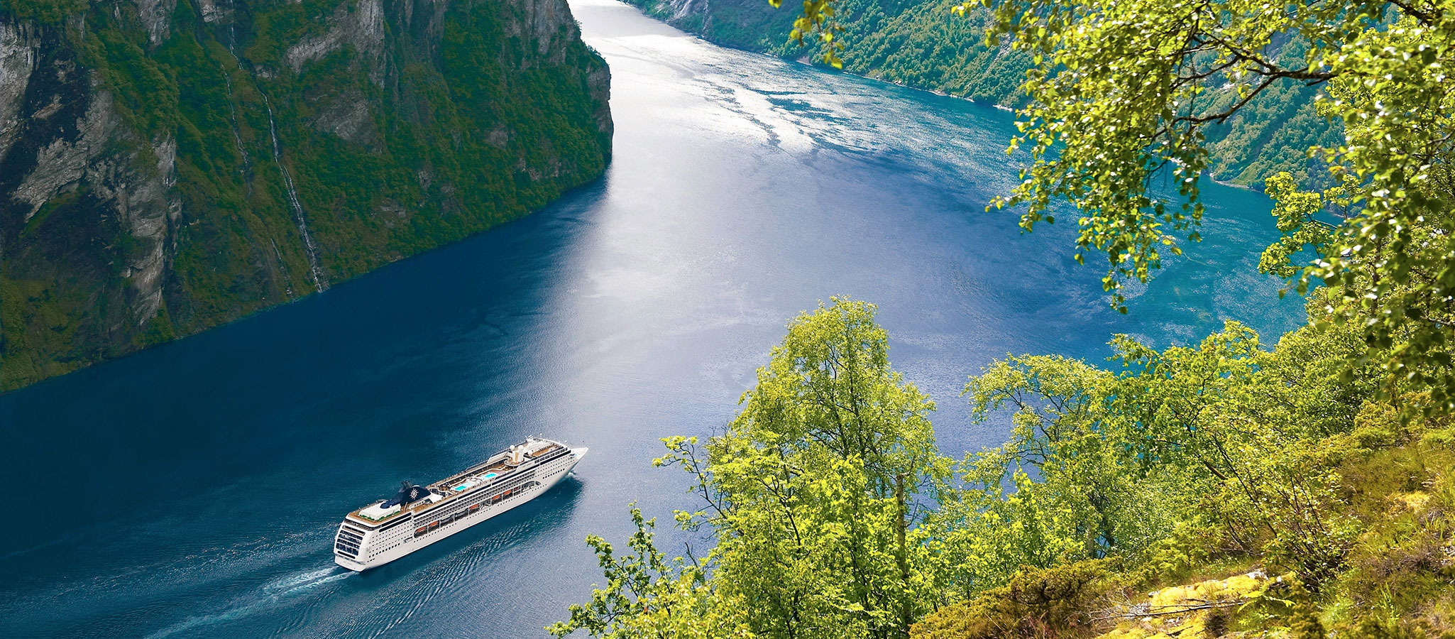 The cruise liners are available all year round in the Caribbean, Mediterranean and in northern Europe for maritime MICE events.