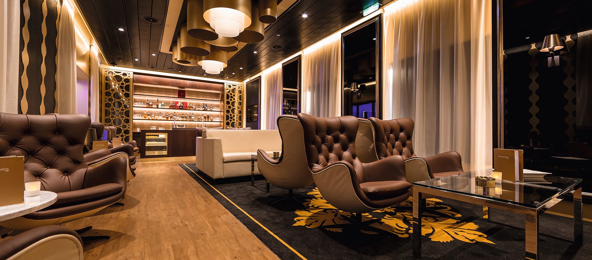 A solid and tasteful atmosphere – made for pioneering meetings, workshops and discussions.
