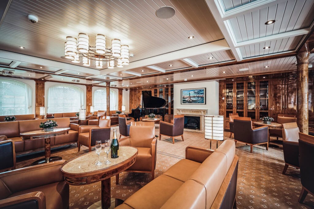 Sea Cloud Sea Spirit Lounge