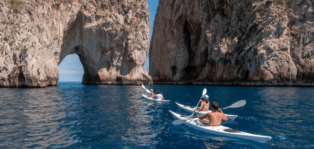 Boutiquekreuzfahrt auf exklusiver Yacht mit OceanEvent - Rom nach Catania - Kayak Tour