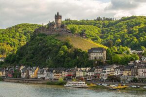 Wanderung auf den Cochemer Nikolausberg mit Besuch des Weinguts Daniel Bach