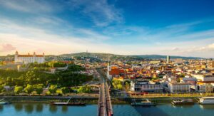 Flusskreuzfahrtschiff chartern Donau mit OceanEvent - Bratislava River View