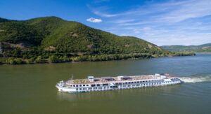 Flusskreuzfahrtschiff chartern auf der Donau mit OceanEvent - Flusskreuzfahrtschiff bis 160 pax