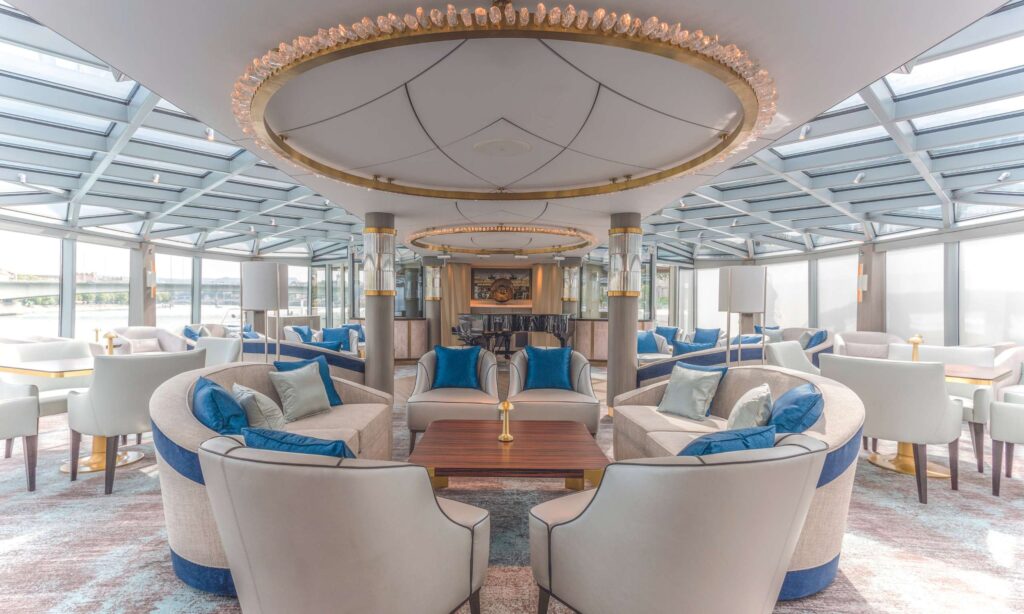 Kreuzfahrtschiff mieten für Firmenevents exklusiv mit OceanEvent - von 30 bis 6000 Gäste - Opulent Interior