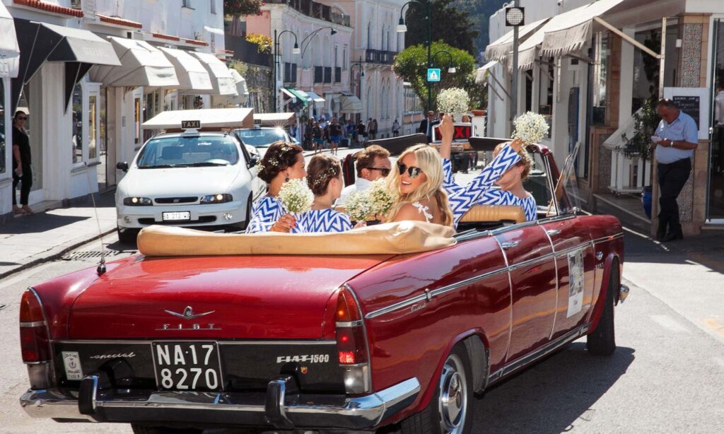 Kreuzfahrtschiff mieten für Firmenevents exklusiv mit OceanEvent - von 30 bis 6000 Gäste - Capri Vintage Taxi