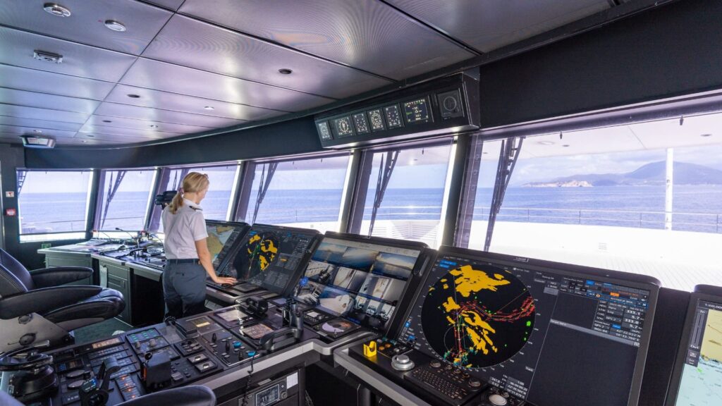 Private cruise - Rom-Catania - The bridge