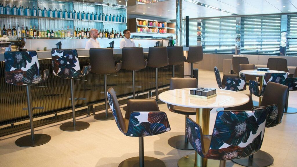 Private cruise - Rom-Catania - Bar