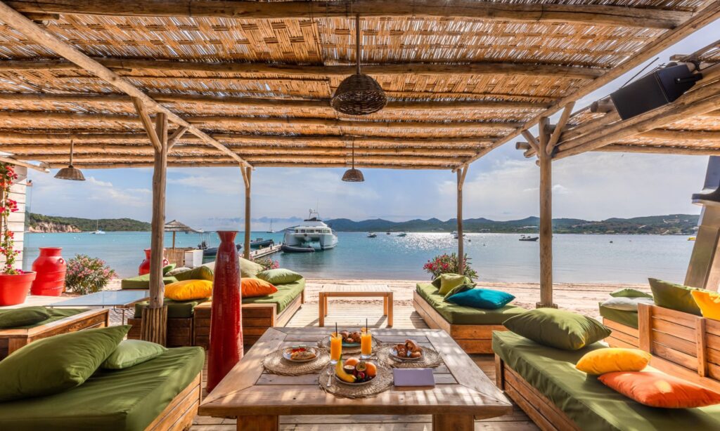 Ritz Carlton Yacht EVRIMA - Private Charter with OceanEvent - Mediterranean - Private Beach Club