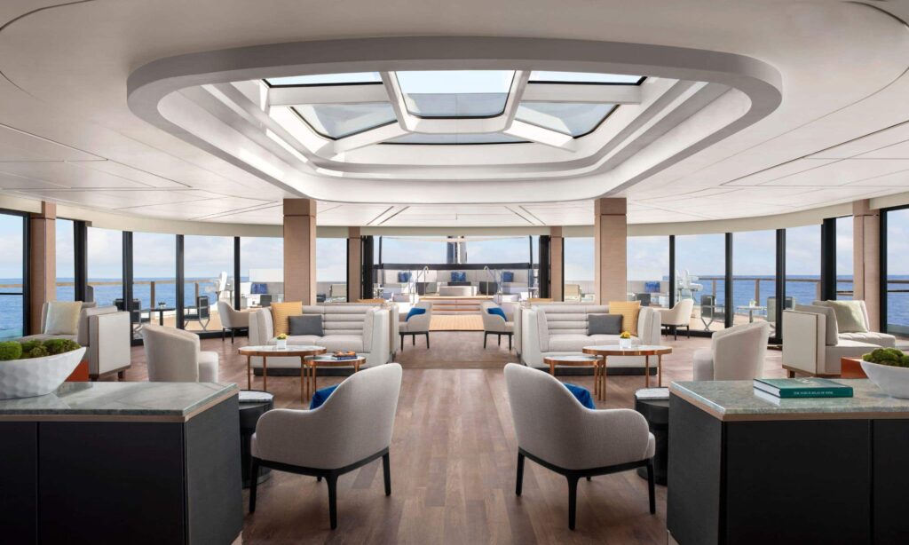 Ritz Carlton Yacht EVRIMA - Private Charter with OceanEvent - Mediterranean - Observation lounge