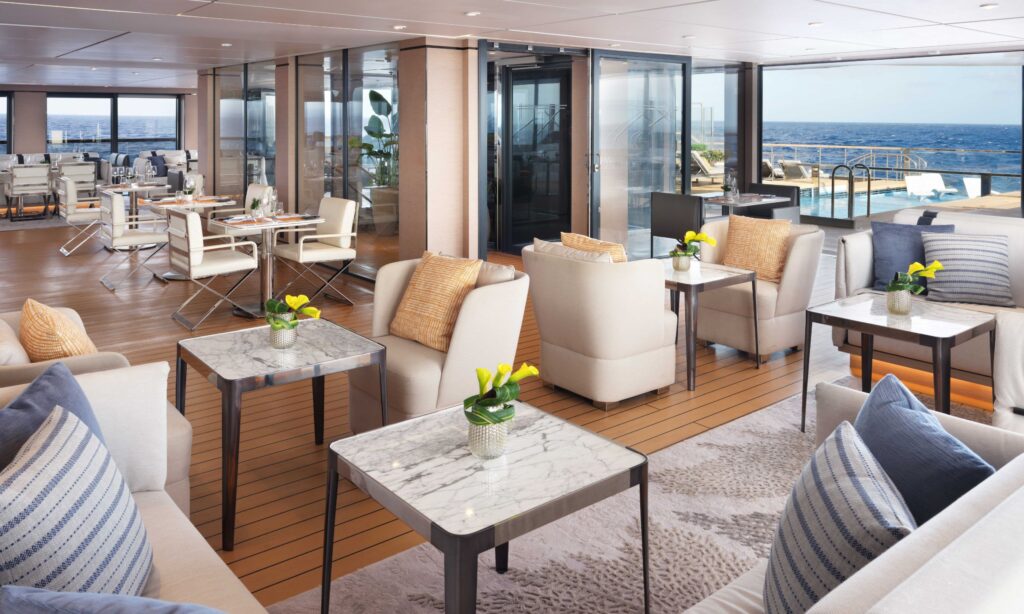 Ritz Carlton Yacht - privater Charter mit OceanEvent - The Pool House