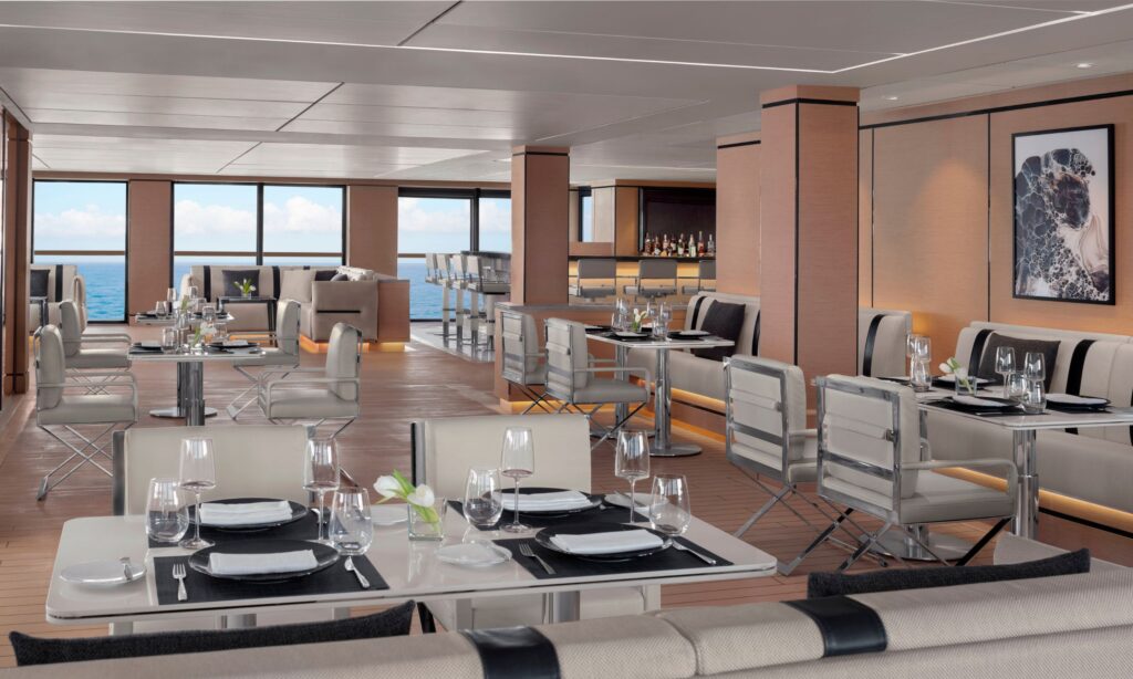 Ritz Carlton Yacht EVRIMA - Private Charter with OceanEvent - Mediterranean - Pool House Dining