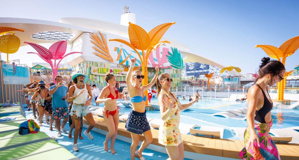 Charter a cruise with OceanEvent - Ships with up to 2867 cabins