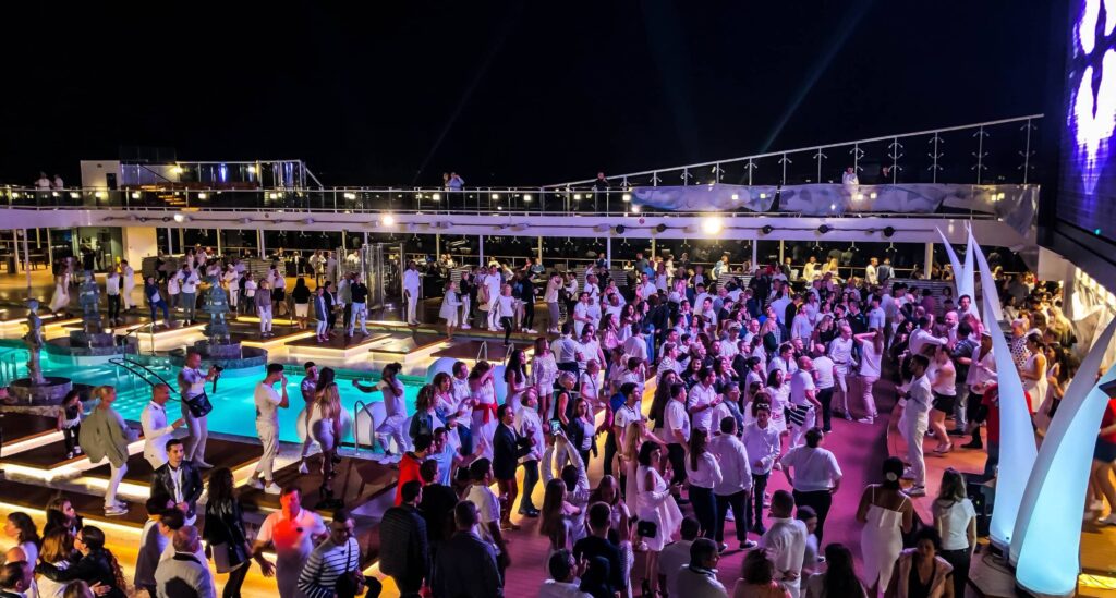 Charter a cruise with OceanEvent - Ships with up to 2419 cabins
