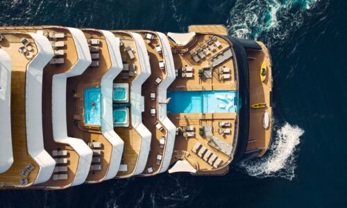 Luxuriöse Discovery-Yacht Chartern mit bis zu 294 Gäste | Exklusiv bei OceanEvent