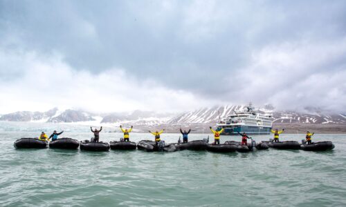Expeditionskreuzfahrt in Arktis und Antarktis chartern bis 184 Gäste - bei OceanEvent