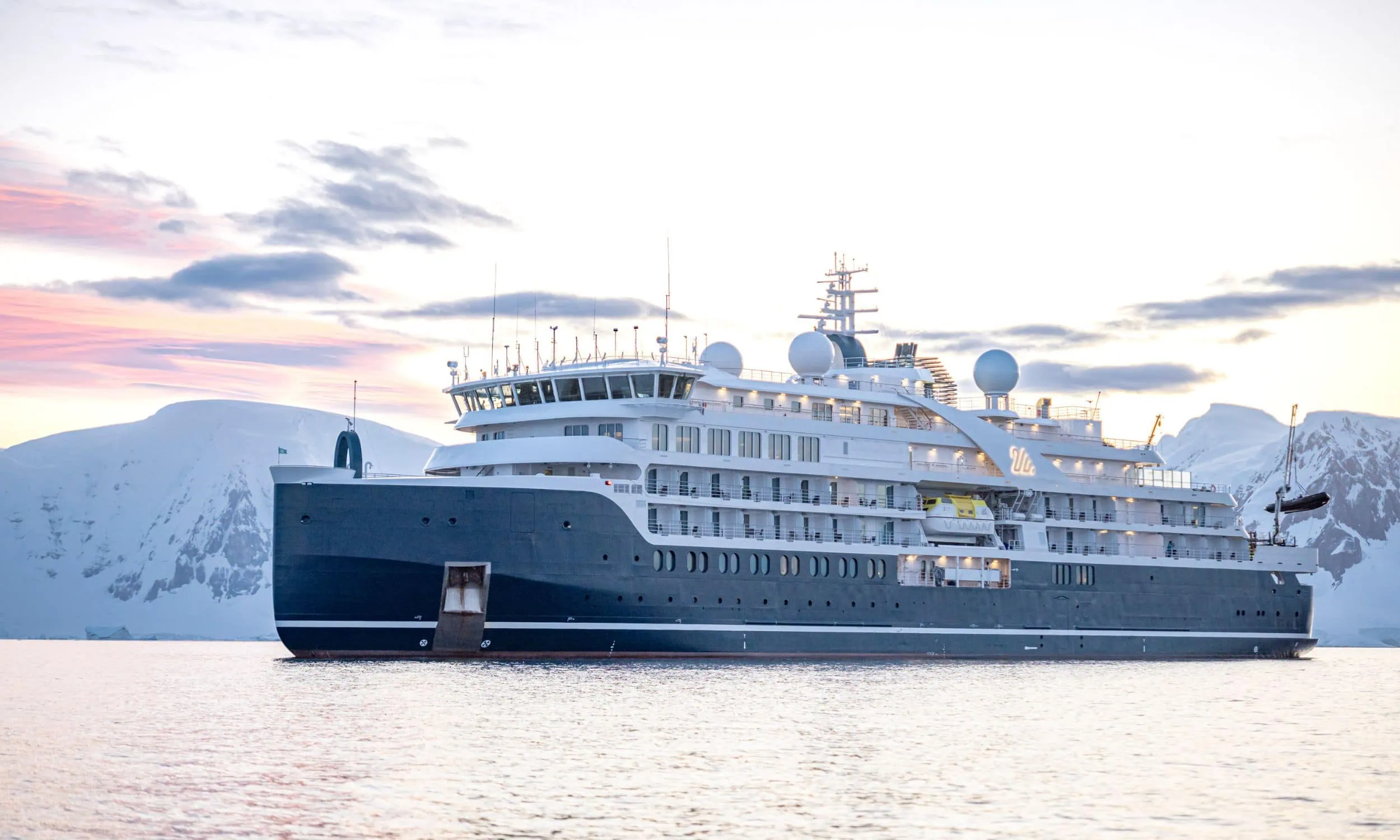 Expeditions-Charter am nördlichsten Punkt der Erde