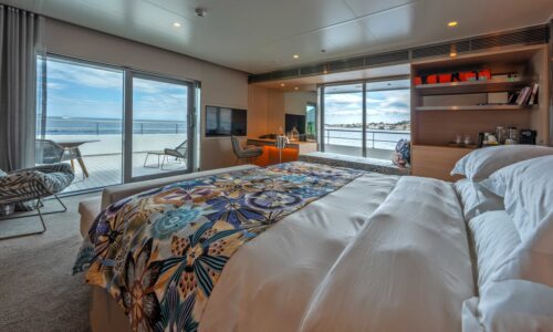 Charter Emerald Raiya Yacht - up to 124 Guests with OceanEvent